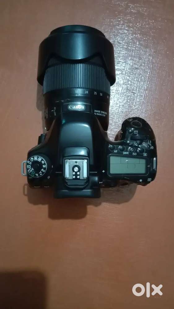 Canon 80d single hand camera