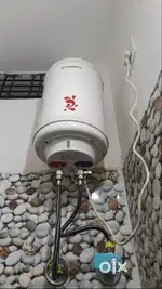 1.5 year old 10L electric geyser for immediate sale