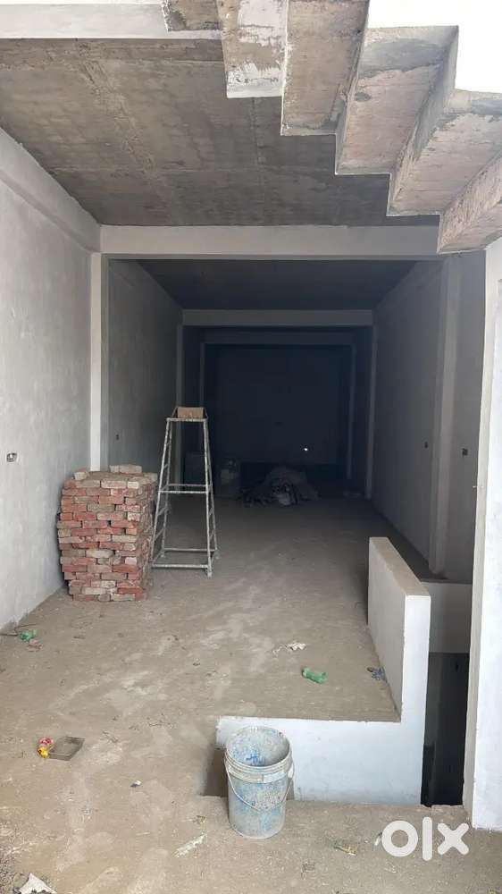 PROPERTY AVAILABLE FOR RENT FOR COMMERCIAL USES