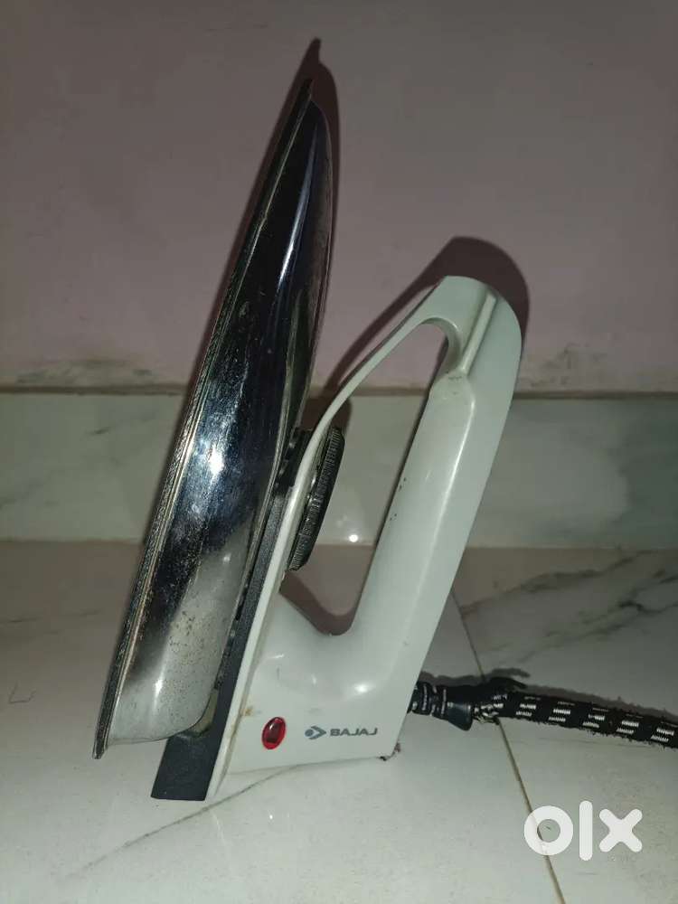 Bajaj 600W Dry Iron for Sale