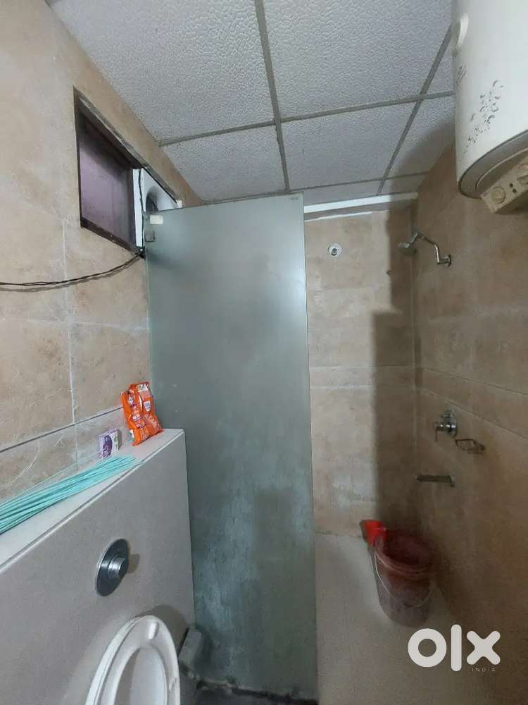 Fully independent Falt for bachleors and couple