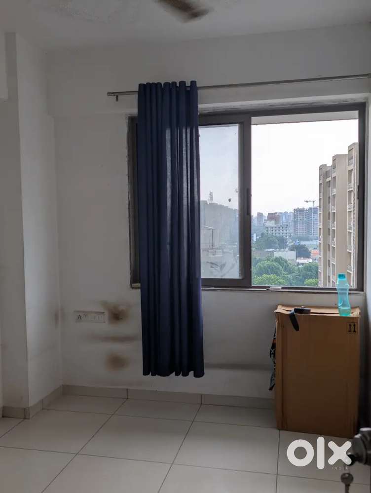 Male Roommate required for 2 BHK Vaishnodevi Circle Ahmedabad