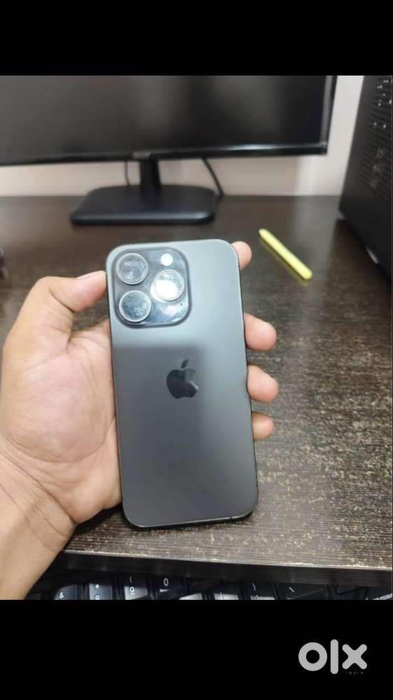 Selling my 4 month old I phone 15 pro good condition refurbished