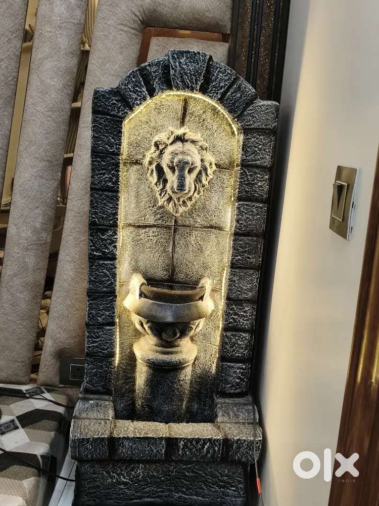 A Lion face water fountain