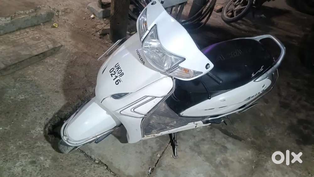 Activa bilkul ok condition