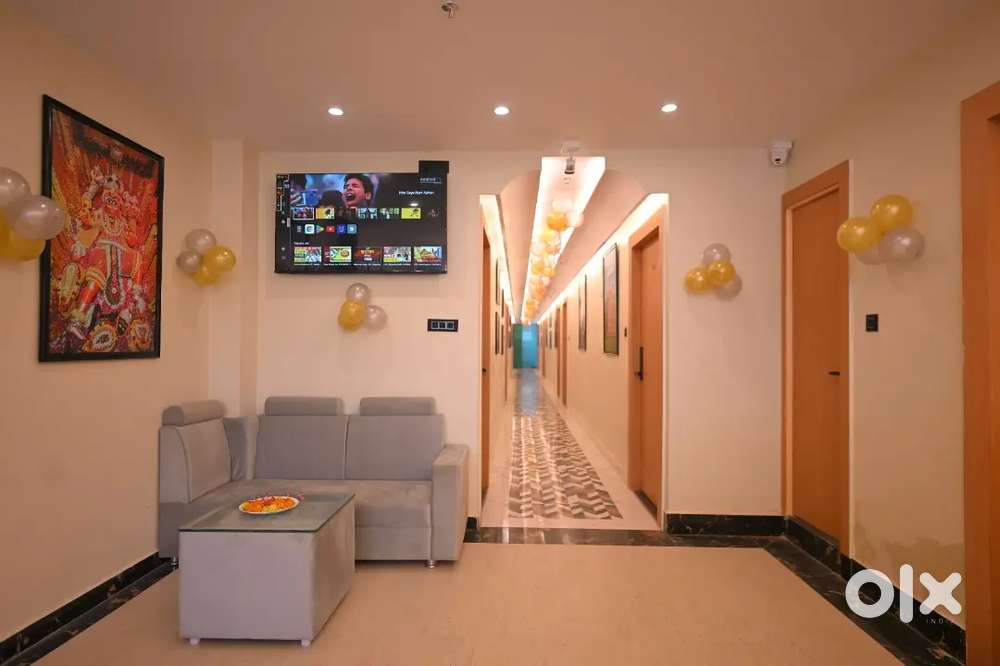 Front office/accountant/captain for restaurant