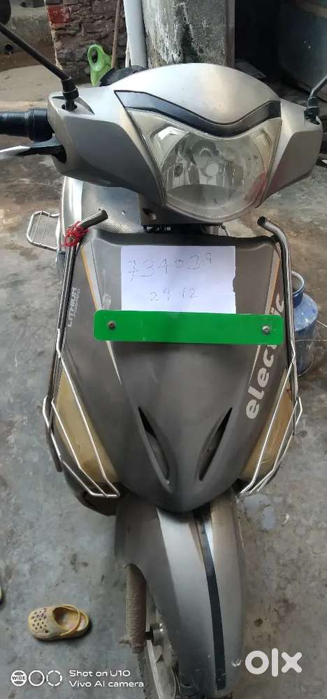 Aachi h yak bar chargeing pe 60.to70 k.m chal jati h