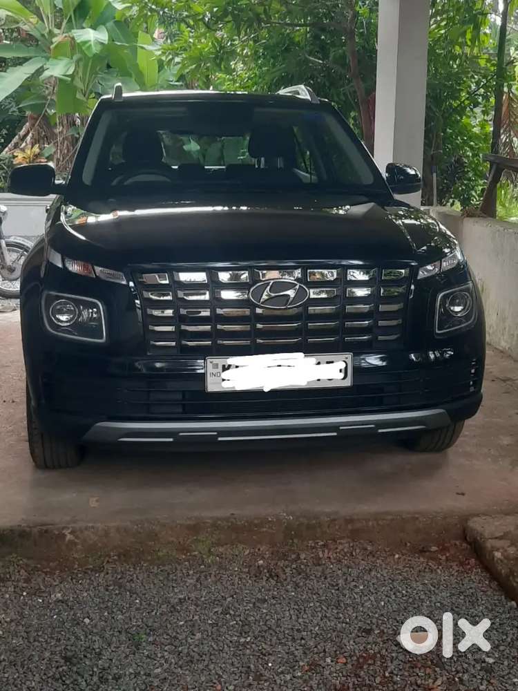 Hyundai Venue 2024 Petrol 9000 Km Driven