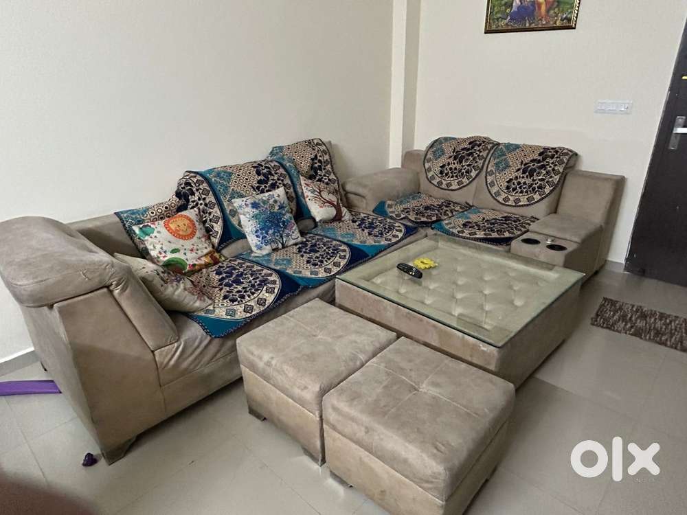 7 Seater sofa with hand rest