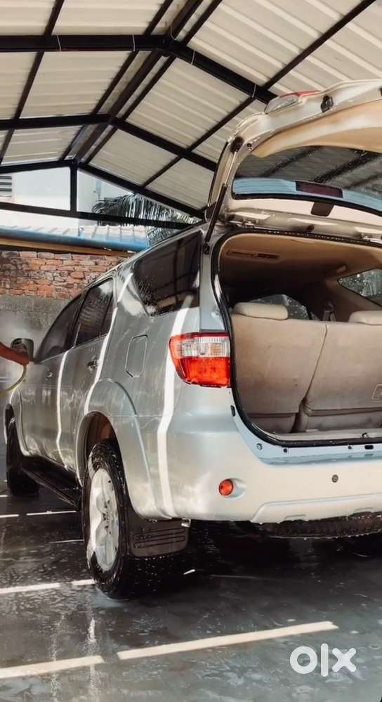 Wanted Car and Bike service (wash) boy.