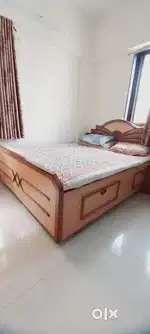 Queen size Bed