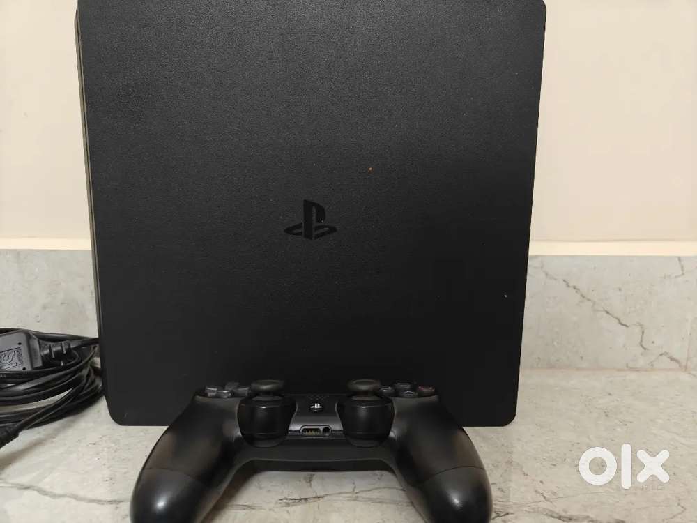 PS4 Slim console with joystick