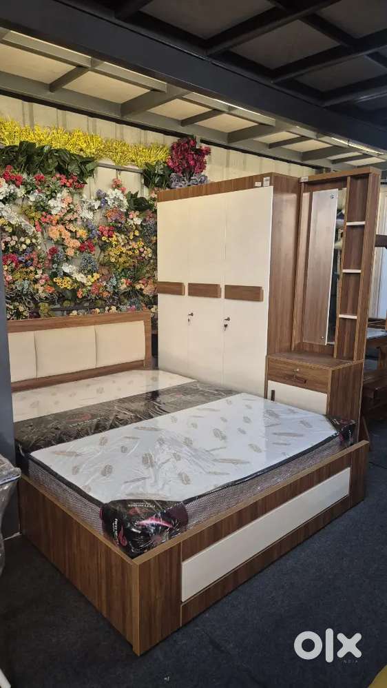 Premium luxury bedroom set with 5yrs warranty custamisation available