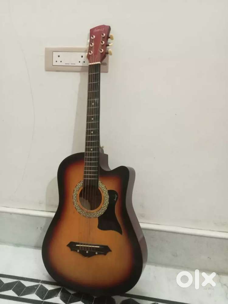 A juareg unused guitar is for sell.