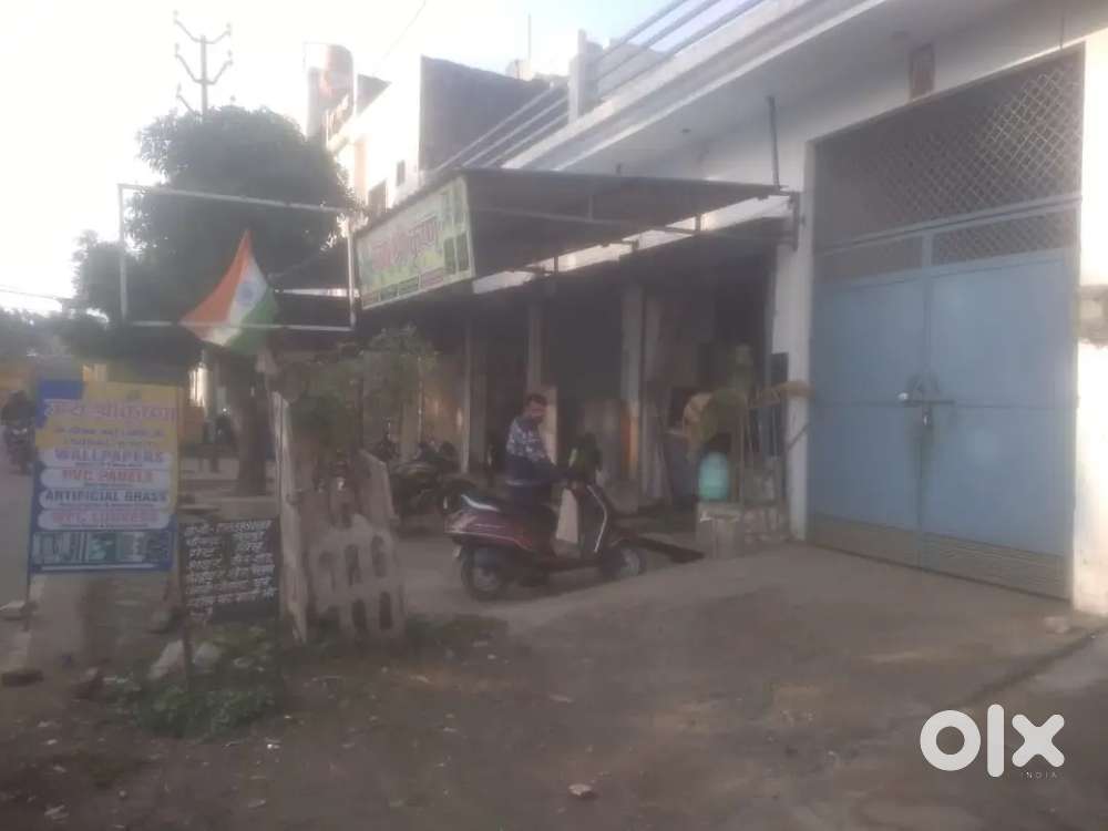 बिकाऊ है (21×7.8) square feet की दुकान , कॉमर्शियल एरिया में