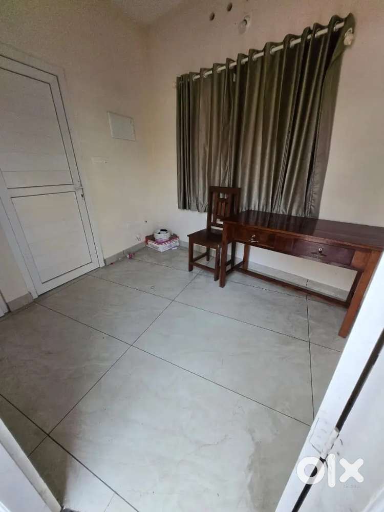 Apartement /flat/house-near technopark