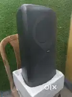 Tata croma party speaker 200 watt , only 2 months product