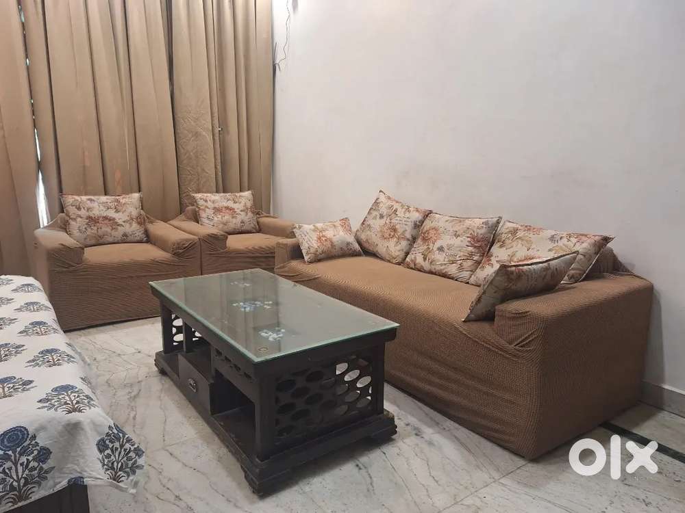 Sofa set 3+1+1 seater..