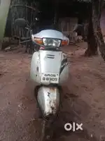 Activa 2004 for sell with rc validity till aug 2026