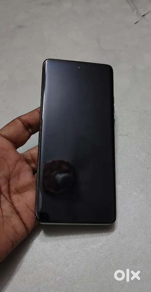 Moto Edge 40 Neo (8+4/128GB) 1.5 year old with bill and charger