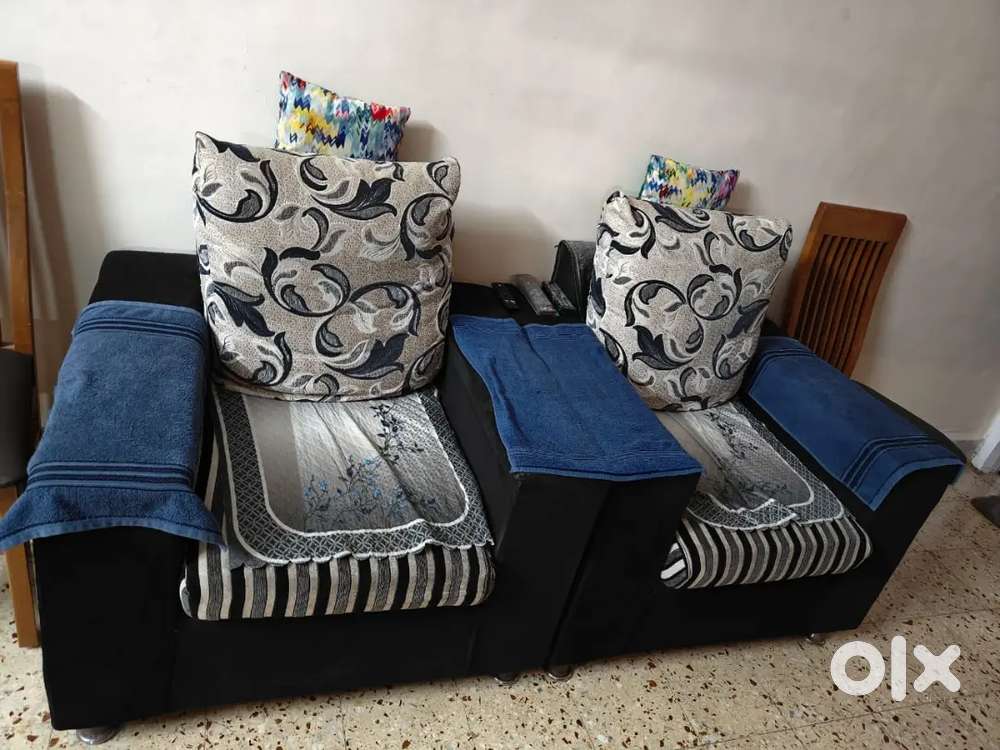 5seater sofa and 6seater dinning table