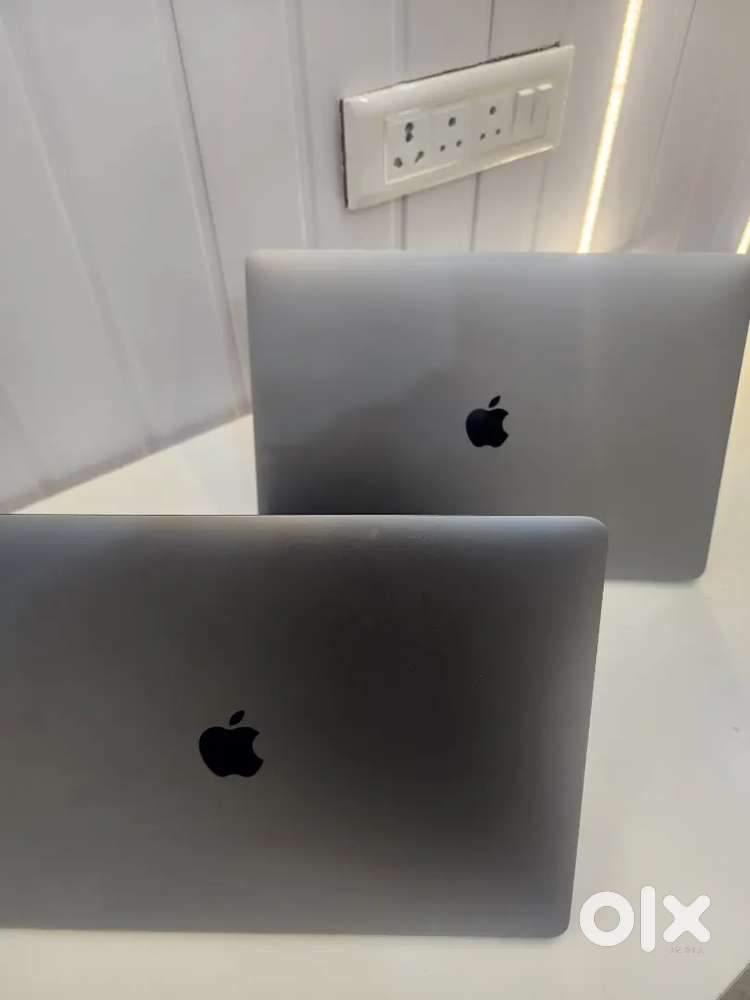 Apple MacBook Pro A1990 i9 16GB RAM  512GB SSD 15.4” Retina Display