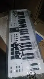 Brand New Arturia KeyLab Essential 61 mk3 keyboard in wholesale price