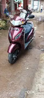 Activa 5g marron well condition