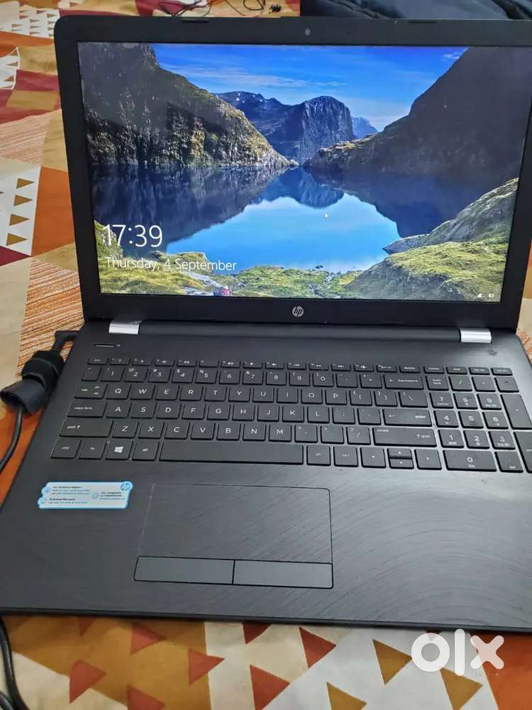 HP LAPTOP 15S i3 intel processor with integrated graphics card