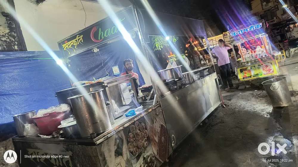 Chaat ke thele par bihari helper chahiye