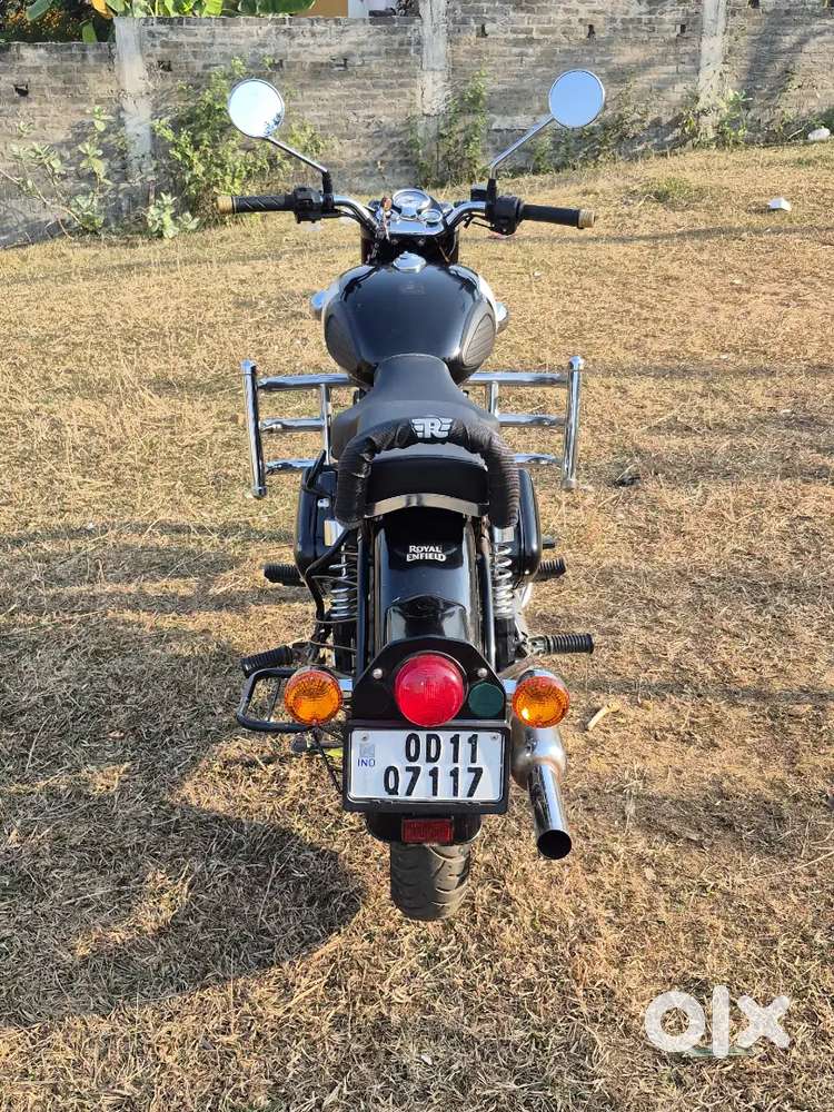 Royal enfield classic 350 new condition bike