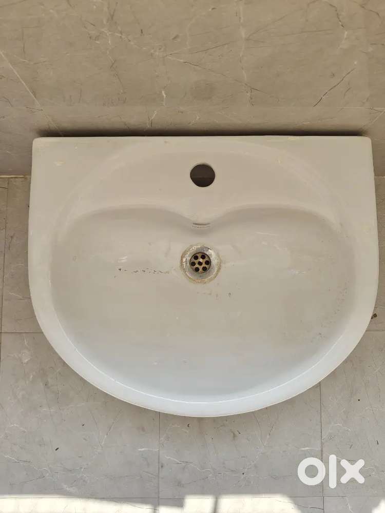 Hindware wash basin setup