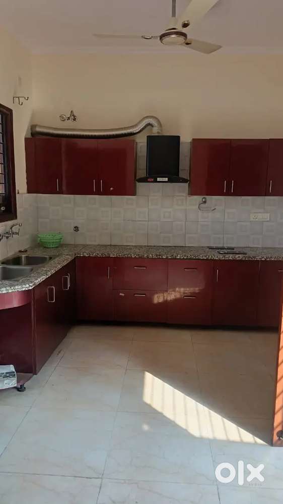 One bhk first floor available for rent