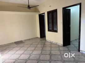 Rooms for bachelors near Phoenix mall