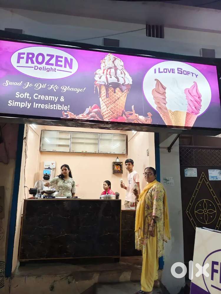 A small cafe for sell in prime location Govindpuri puri near station.