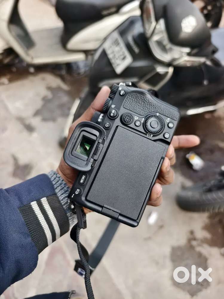 10 days  old new camera mint condition Sony m4
