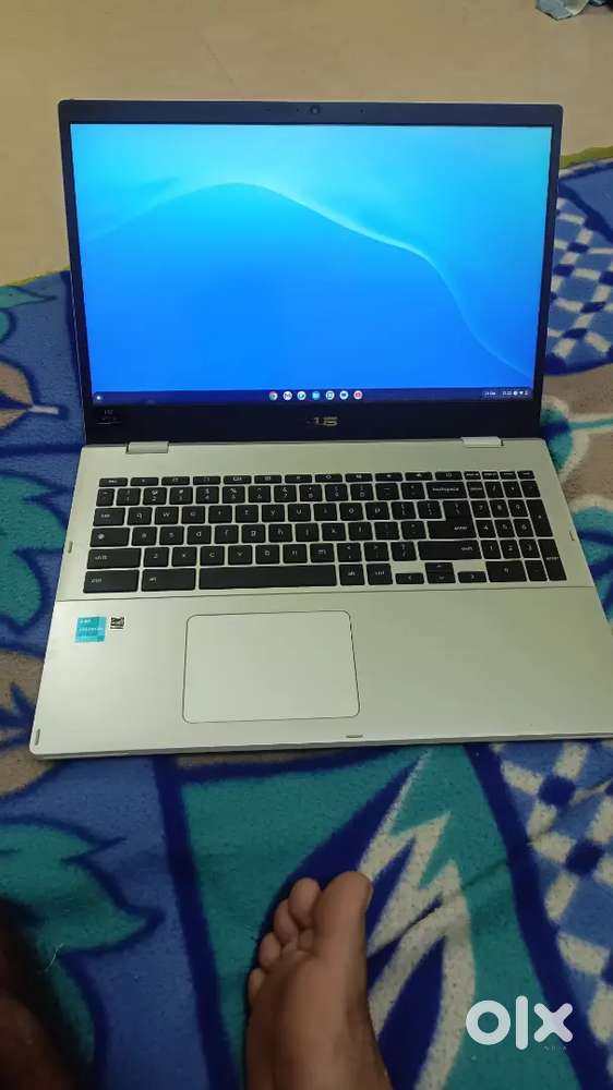 Asus Chromebook leptop 4gb ram  like new 8month old