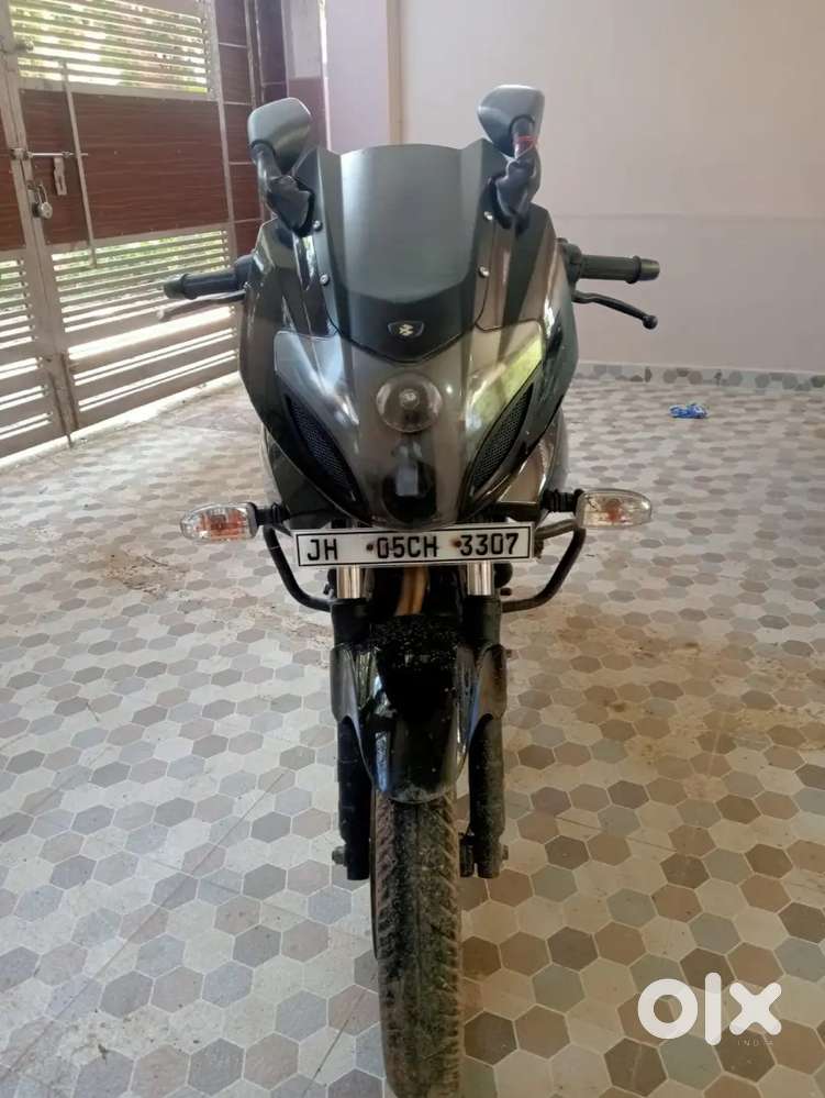 Pulsar 220
