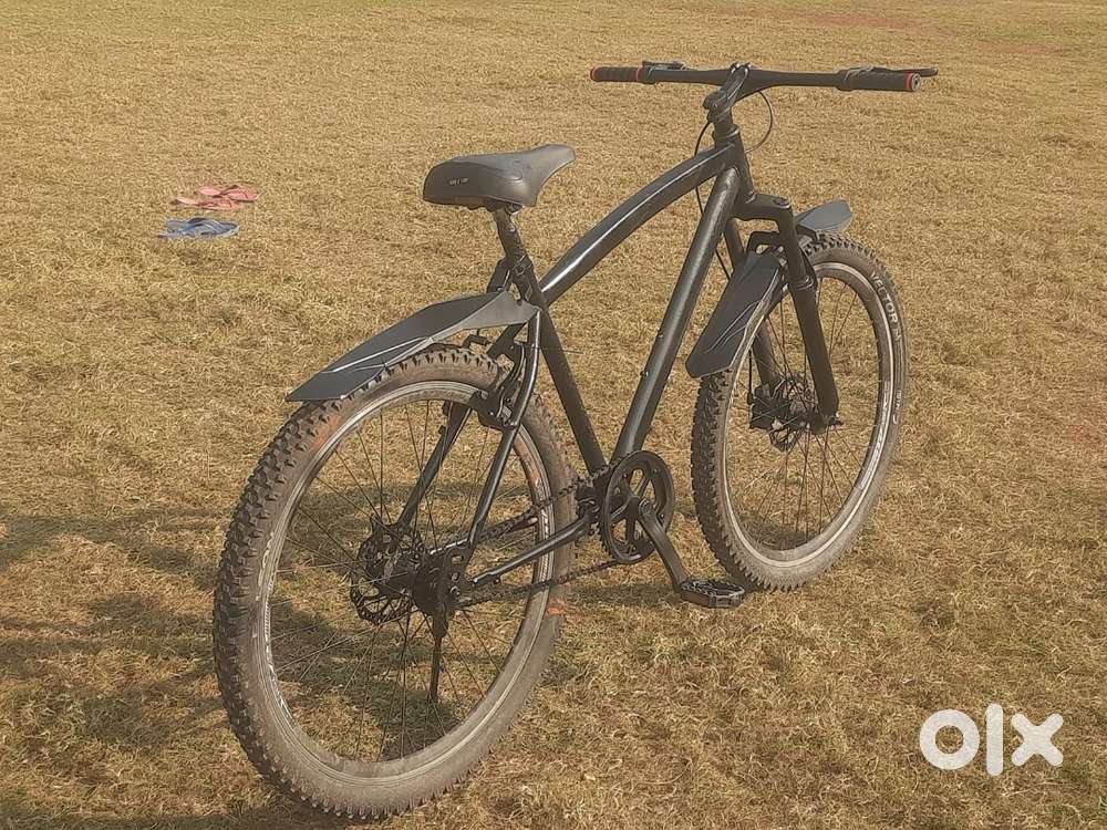 All-Black Single-Speed Cycle – Almost New Condition