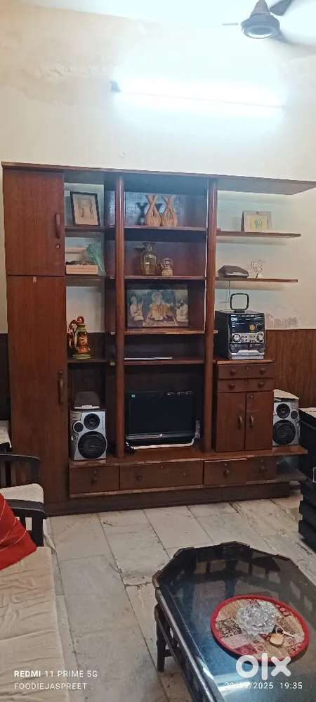 Showcase sangwan wood with drawers