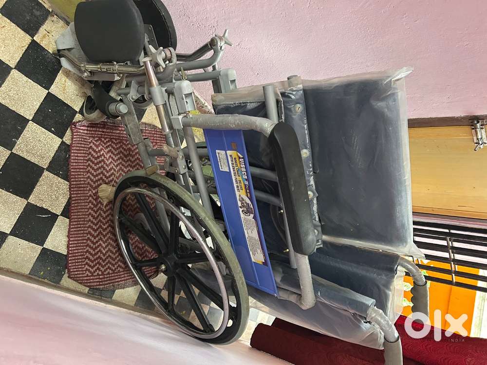Vissco Deluxe with Elevated Foot Rest - wheel Chair