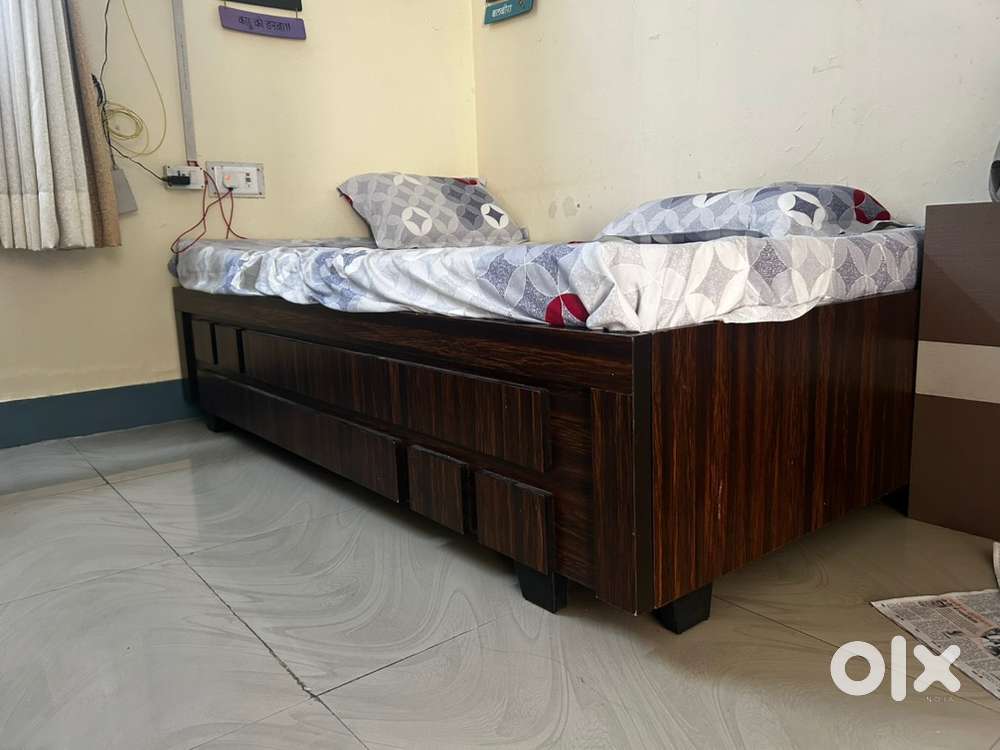 4ft by 7ft Single Bed with Storage