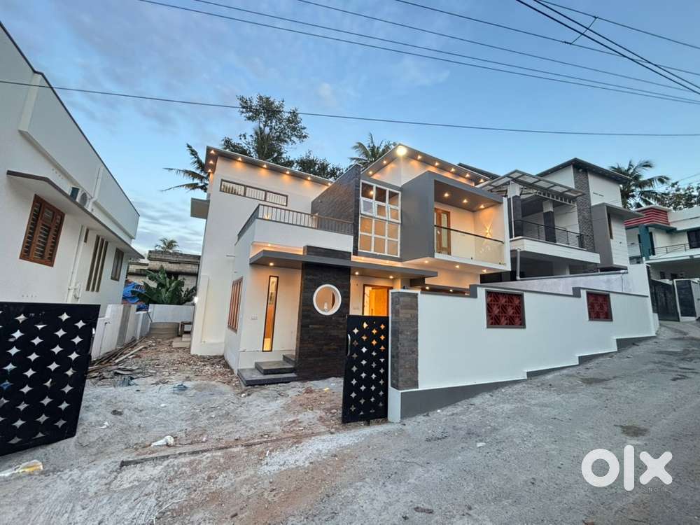 New house for sale Pothencode 200 MTR main road