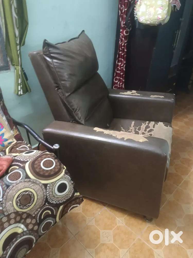 Single sofa