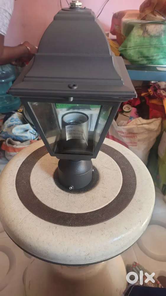 Show light fitting