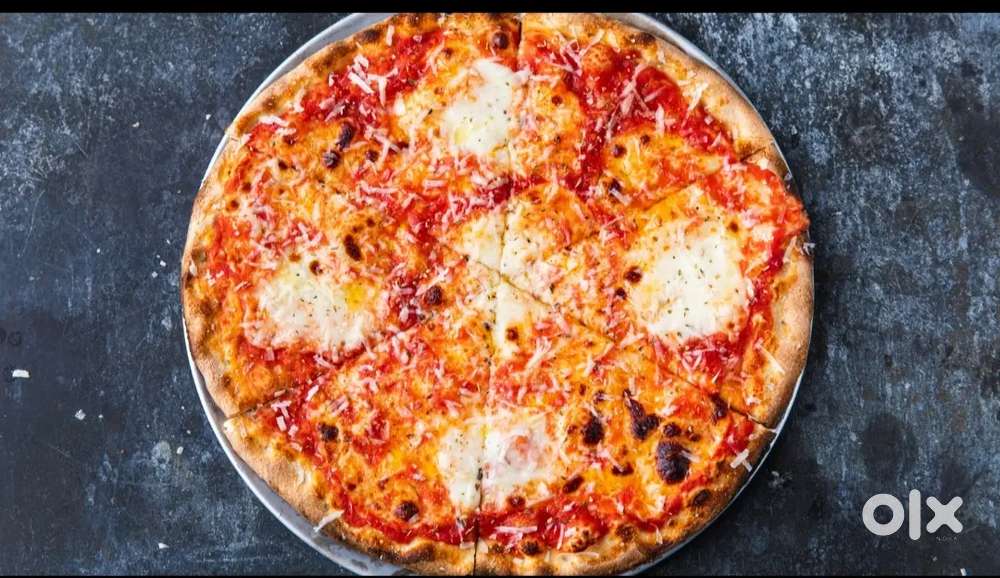 We are looking for pizza food courier driver ⁷⁰