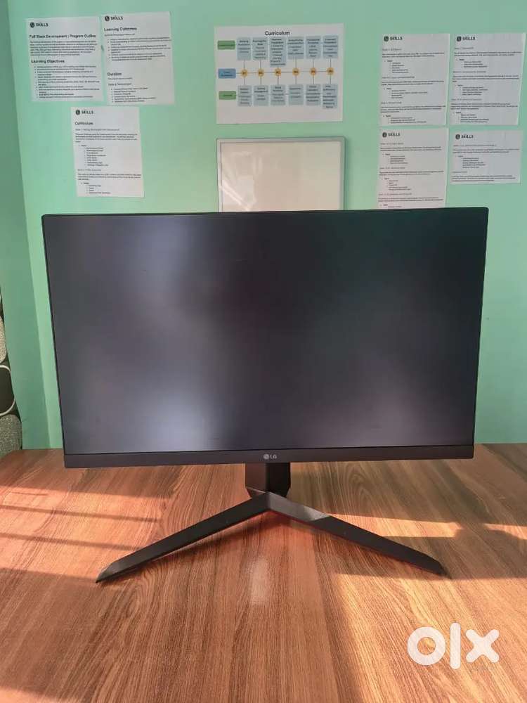 Gaming Monitor 24inches (60cm) / Desktop Full HD