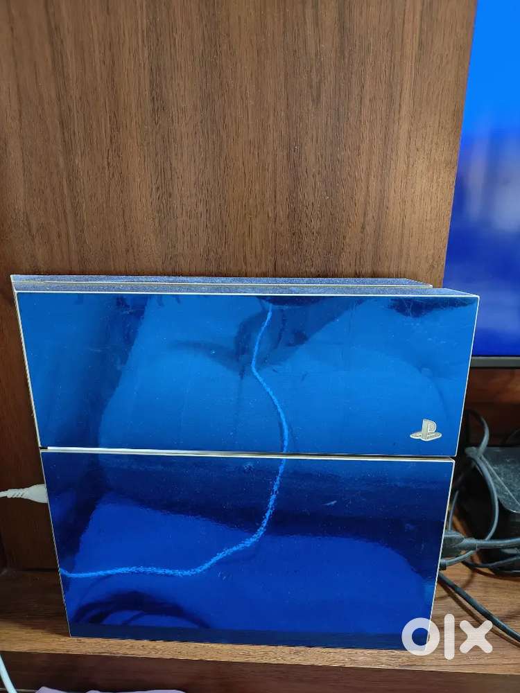 PS4 Fat 500GB  Blue Skin  White Controller + Ashes Cricket