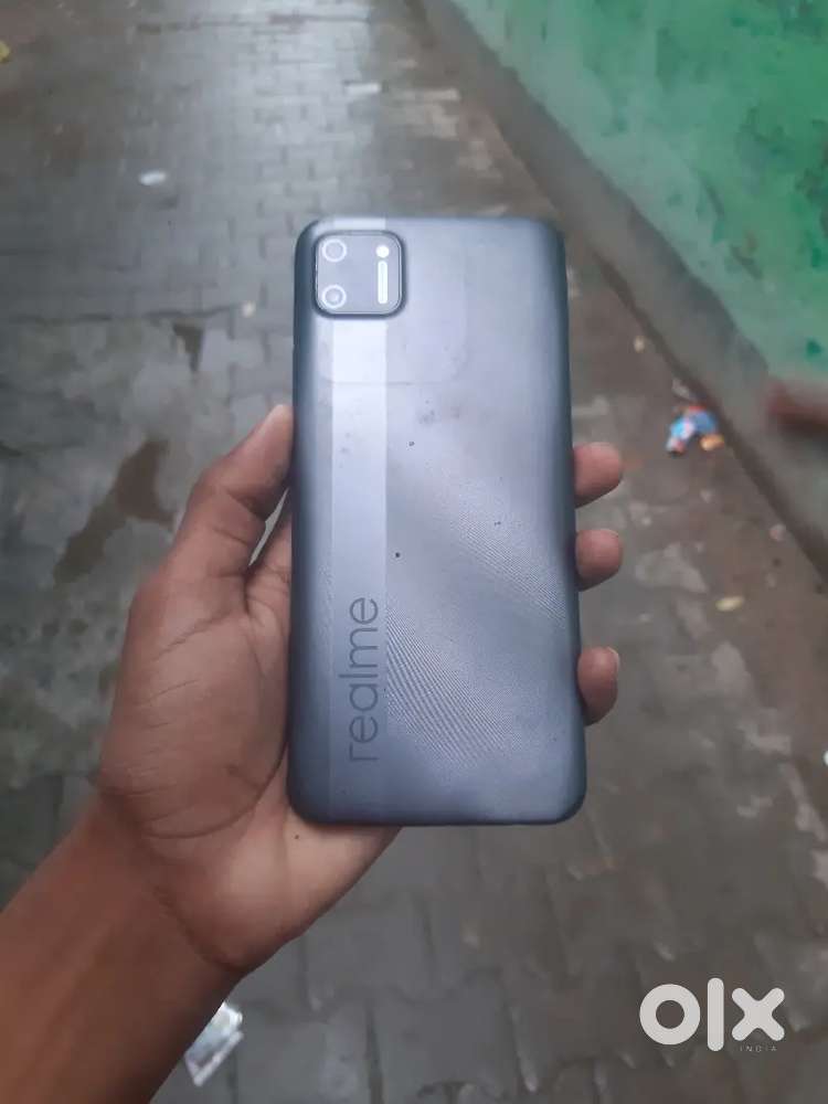 realme c11  ram 2.32.display lakir hai