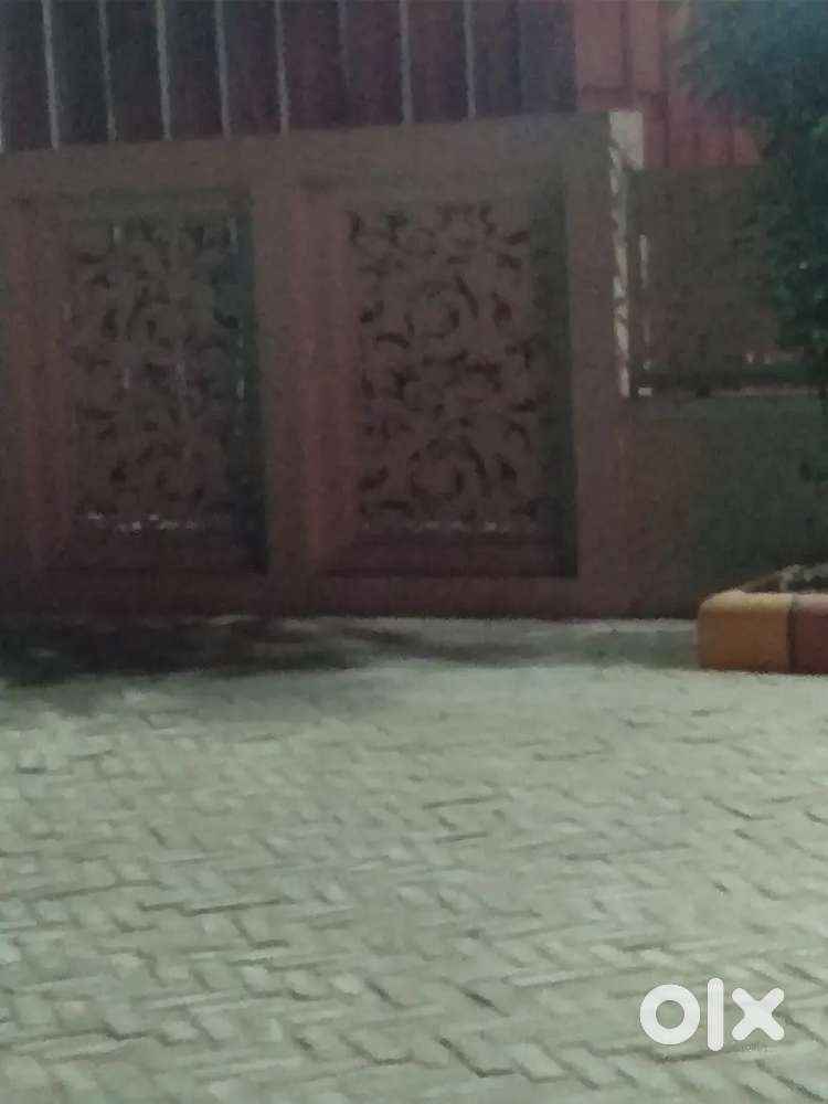 Plot for sale 124 gaz near Delhi roorke bypass road..